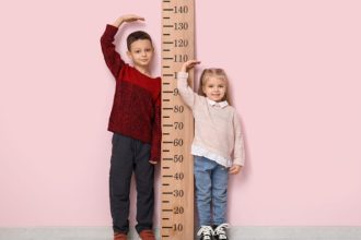 Comment acheter des vêtements enfant en ligne sans se tromper de taille